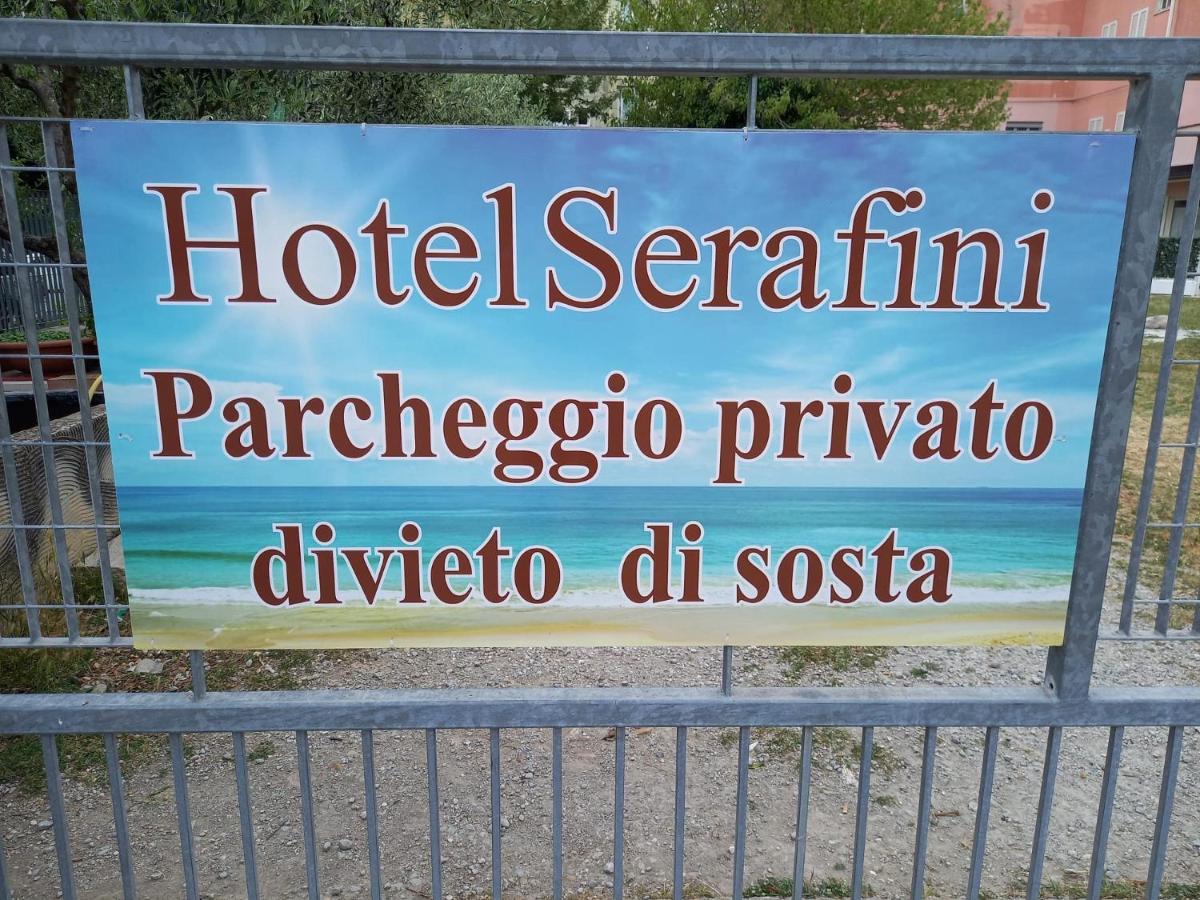 Hotel Serafini มิซาโน อาดรีอาติโก ภายนอก รูปภาพ