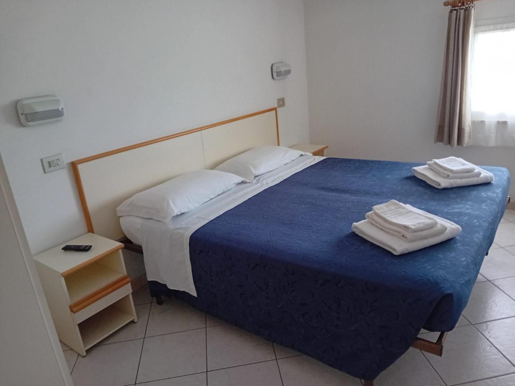 Hotel Serafini มิซาโน อาดรีอาติโก ภายนอก รูปภาพ