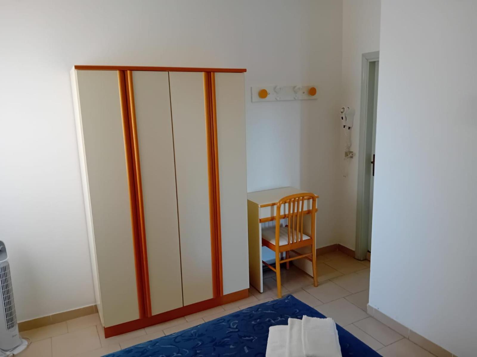 Hotel Serafini มิซาโน อาดรีอาติโก ภายนอก รูปภาพ